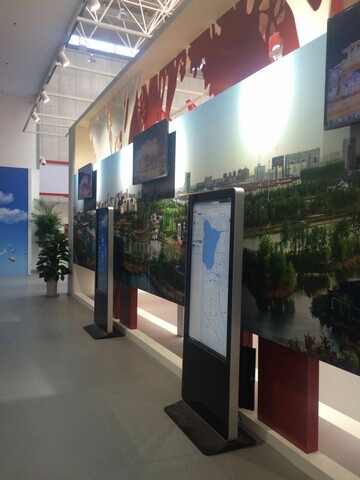 宿遷市建市20周年展覽館信息發(fā)布、觸摸設(shè)備均由米可提供1.jpg